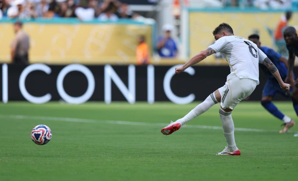 棒球场上的博弈论投手首球逻辑